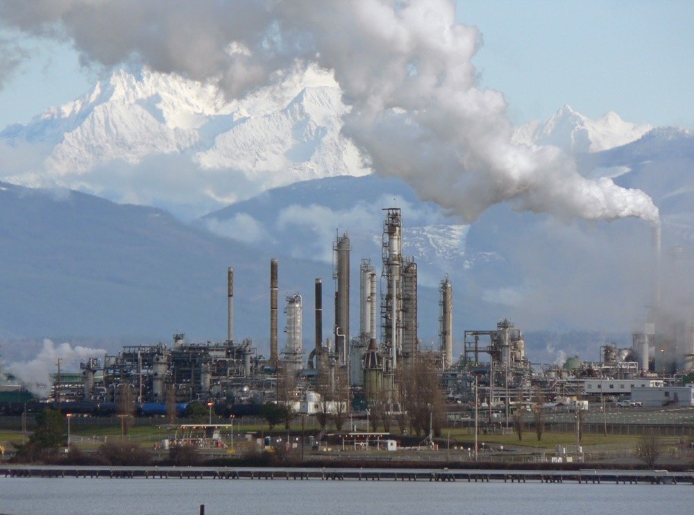Refinery complex — distillation and conversion units